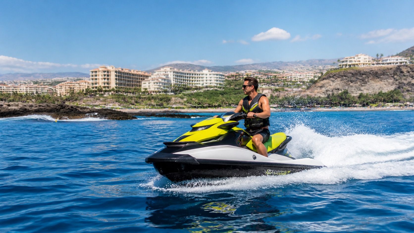 Jet ski en Costa Adeje: qué revisar antes de salir desde la costa